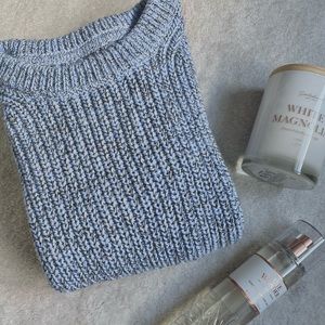 Short Sleeved Cropped Baby Blue Knit Sweater